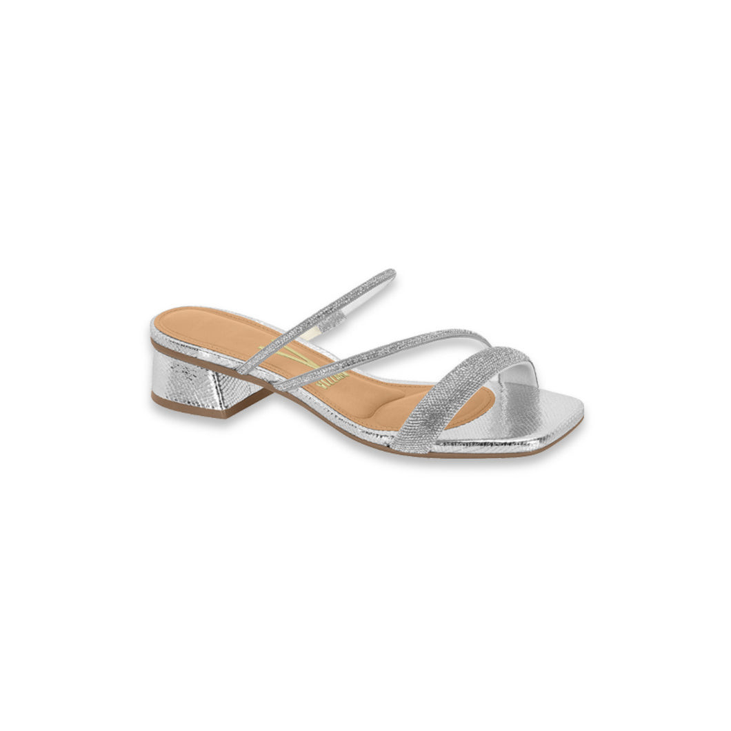 GLOSSY SILVER LOW SANDAL