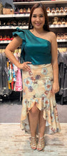 Load image into Gallery viewer, BEIGE FLORAL SKIRT
